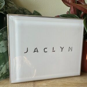 Jaclyn Hill “THE FLASH” Highlighter Palette, DISCONTINUED COLLECTORS ITEM